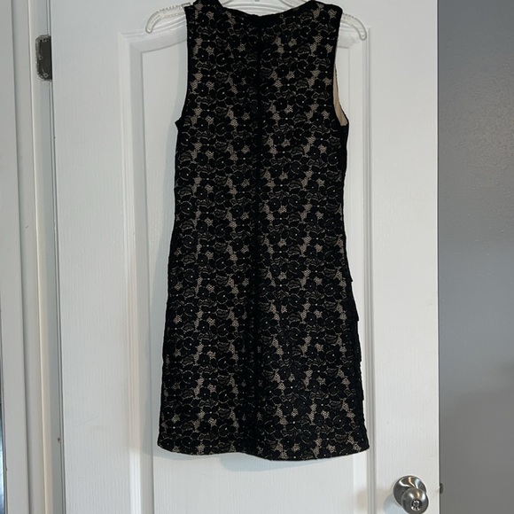 Tan & Black lace dress Vneck formal or semi formal size large - Picture 9 of 12